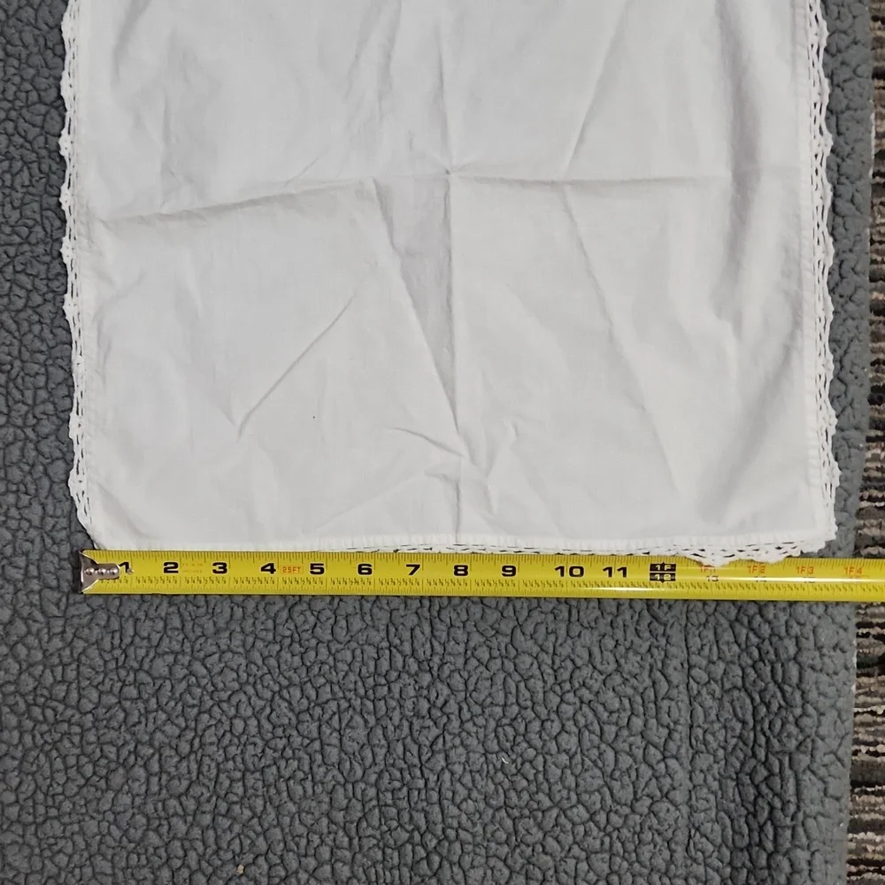 Vintage white table runner with 3 cloth napkins 100% cotton